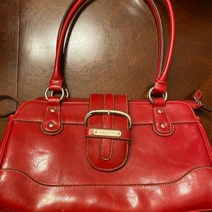 PURSE FOR SALE $150 BUCKS